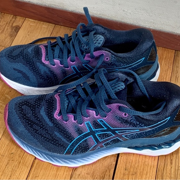 ASICS GEL-NIMBUS 21, size 7 WIDE - Picture 2 of 6